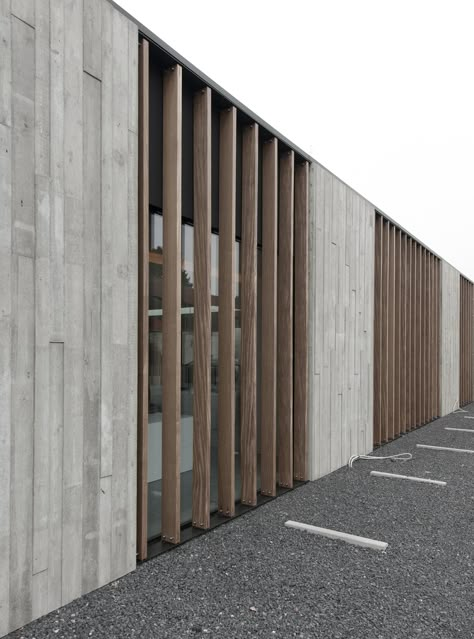 Gallery of Office Solvas / GRAUX & BAEYENS architecten - 2 Wood Facade, Facade Material, Concrete Facade, Concrete Architecture, Wood Architecture, Concrete Building, Timber Cladding, Concrete Wood, Building Facade