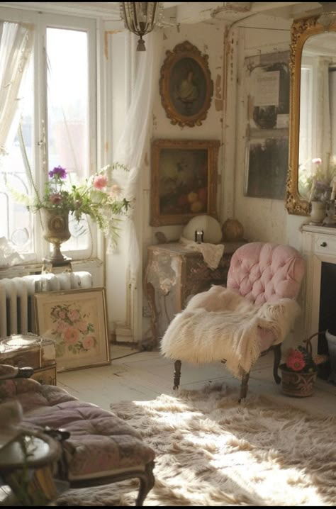 French Provincial Apartment, Cottage Vintage, Vintage Victorian Bedroom, Whimsical Bedroom, Apartment Makeover, Interiors Dream, Redecorate Bedroom, House Blueprints, French Decor