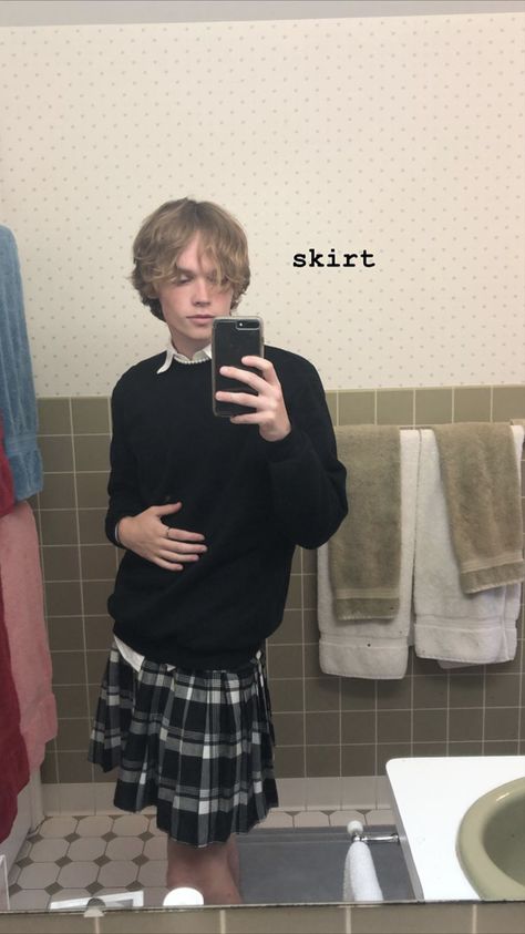 #boy #dress #skirt #femboy #cuteboy Griffin Mark, Boys Wearing Skirts, Boys In Skirts, Guys In Skirts, Men Wearing Skirts, Boy Dress, Gender Fluid Fashion, Genderless Fashion, Maid Outfit