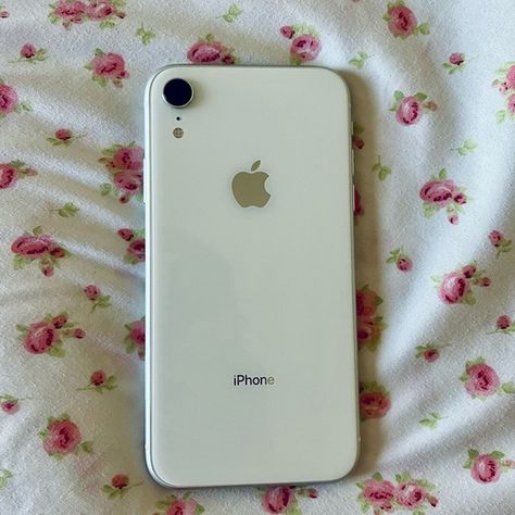 UNLOCKED iPhone XR white 64 gb Iphone Xr White, Iphone Xr, Iphone, Closet, Fashion Tips, White, Clothes Design