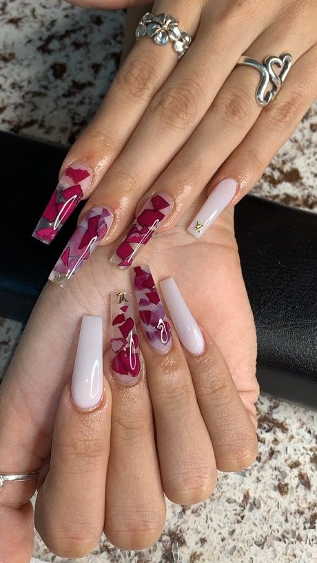 Rose Petal Nails Acrylic, Nails With Rose Petals, Rose Encapsulated Nails, Encapsulated Heart Nails, Rose Petal Nails, Encapsulated Nails Flowers, Bandana Nails, Burgundy Acrylic Nails, Elite Nails