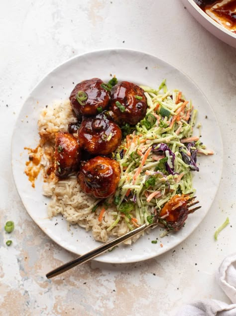 Meals With Broccoli Slaw, Veggie Bowl Dinner, Bbq Meatball Dinner Ideas, Bbq Chicken Meatballs, Meatballs With Broccoli, Sticky Bbq Chicken, Back To School Dinners, Apps Ideas, Bbq Meatballs