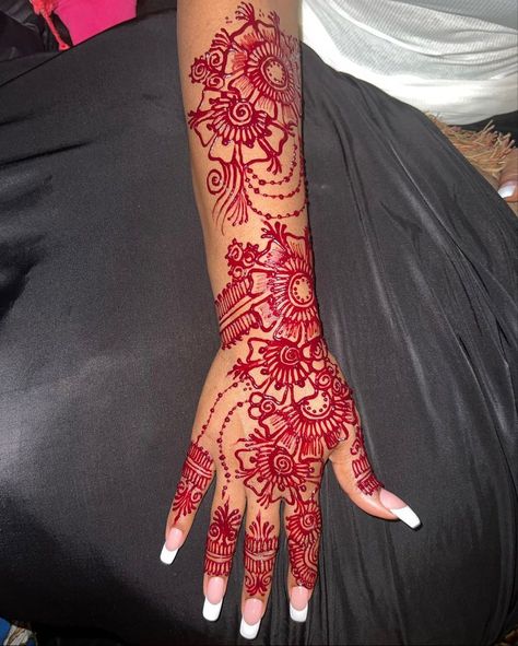 Henna Designs Hand Beautiful, Full Sleeve Henna, Spine Henna Tattoo, Full Arm Henna, Henna Tattoo Designs Leg, Red Henna Tattoo, Henna Sleeve, Henna Flower, Cute Henna Designs