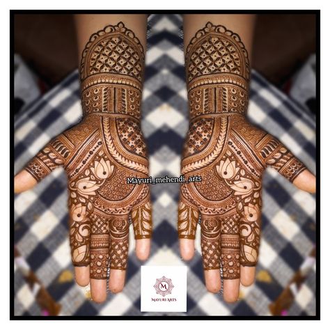 Follow my Instagram and fb pages @mayuri_mehendi_arts Hand Mahendi, Mehendi Arts, Beautiful Henna Designs, Follow My Instagram, Mehendi Designs, Indian Design, Henna Designs, Mehndi Designs, Fingerless Gloves