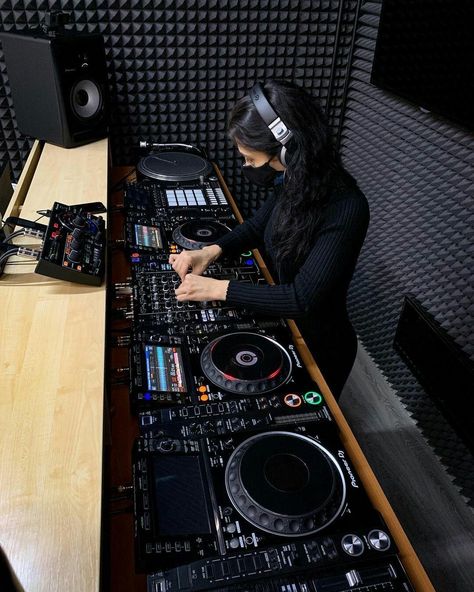 Livestream Background, Woman Dj, Dj Board, Dj Aesthetic, Audiophile Room, Dj School, Diy Home Automation, Dj Decks, Editing Studio