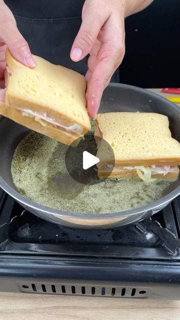 Sandwich Serving Ideas, Grilled Sandwiches, Panini Sandwiches, Sandwich Ideas, I Was A Child, Supper Ideas, Mini Sandwiches, Deli Food, Grilled Sandwich