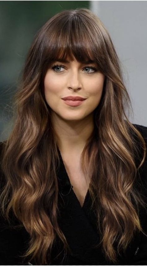 Cute Wispy Bangs, Wigs Curly Hair, Dakota Johnson Hair, Curly Hair Long, Rambut Brunette, Wigs Curly, Bangs With Medium Hair, Wispy Bangs, Long Hair With Bangs