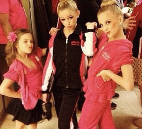 Aldc Pfp, Dance Moms Pics, Dance Moms Rare, Dance Mom Rares, Aldc Rares, Dance Moms Photos, Dance Moms Rares, Dance Moms Cast, Abby Lee Miller