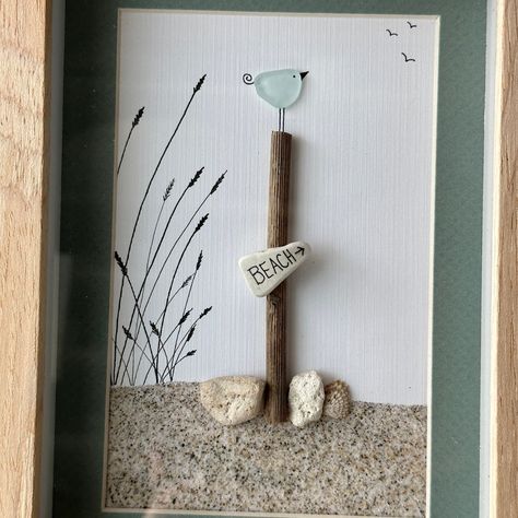 Sea Glass Single Bird Picture Pebble Driftwood Beach Sand Art - Etsy Australia Beach Glass And Driftwood Art, Rock And Sea Glass Art, Beach Finds Art, Beach Glass Crafts Ideas, Seaglass Art On Canvas, Beachglass Art Ideas, How To Make Sea Glass Diy, Sea Glass Pictures Ideas, Stone Crafts Ideas