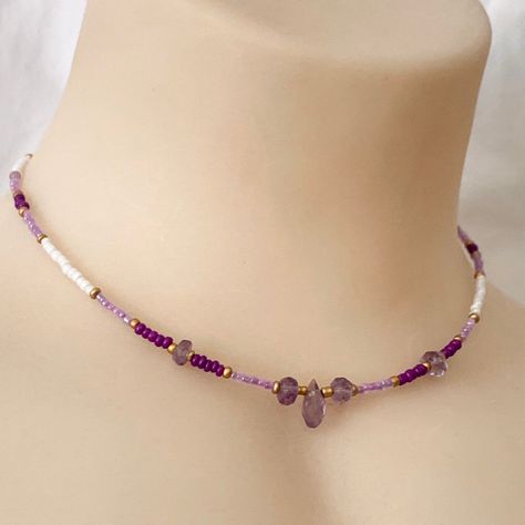 Y2k Bead Jewelry, Crystal Necklace Beads, Crystal Bead Necklace Ideas, Crystal Necklaces Ideas, Amethyst Beaded Necklace, Crystal Beads Necklace Design, Choker Necklace Beads, Y2k Beaded Necklace, Purple Beaded Jewelry