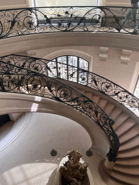 Elegant Staircase Photoshoot, Petit Palais Paris, Grand Palais Paris, Paris Photoshoot, Swan Princess, Aesthetic Life, Paris Aesthetic, Future Apartment, Grand Palais