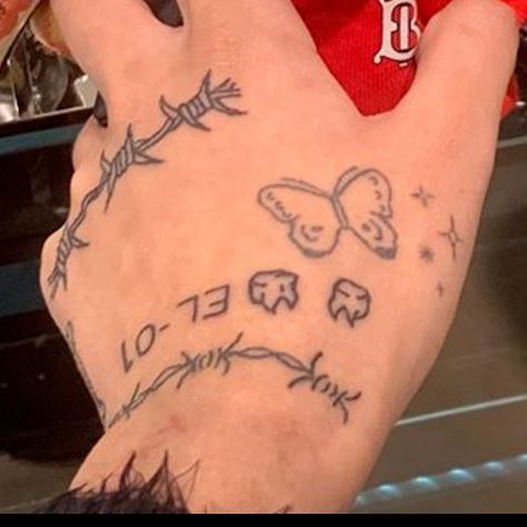 Blakehomie Tattoos, Barbed Wire Hand Tattoo, Y2k Hand Tattoo, Arm Heart, Y2k Images, Swag Tattoo, Tattoo Y2k, Y2k Tattoo, Handpoke Tattoo