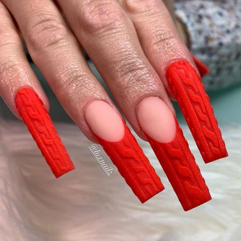 Red Sweater French Tip Nails, Red Sweater Nails Christmas, Red Cable Knit Nails, Sweater Nails Designs Christmas, Red Christmas Nails Sweater, Sweater Tip Nails, Christmas Nails Sweater Pattern Red, Red Christmas Sweater Nails, Glossy Sweater Nails