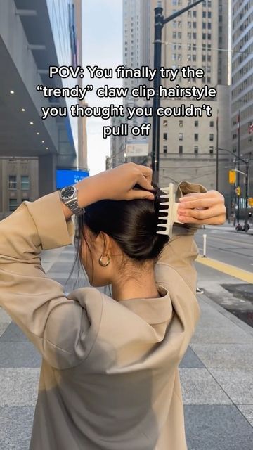 GODESS | Claw Clip | Daily Hair Tutorials on Instagram: "Save and try it out! Claw clips are here to stay 🤍 Follow @godess.ca . . . . . . . . #hairclip #clawclip #hairtutorial #hairstyles #hairfashion #hairtransformation #hairgoals #hairideas #hairstylist #hairlove #hairvideo #hairtrends #naturalhair #hairgrowth #hairvideos #nychair #torontohair #nychairstylist #hairart #longhair #hairtips" How To Do A Claw Clip, How To Put Your Hair In A Claw Clip, Easy Claw Clip Hairstyles Long Hair, Claw Clip Bun Long Hair, Clawclip Hairstyle Long Hair, Diy Buns, Claw Clip Hairstyles Easy, Claw Clip Hairstyles Long Hair, Easy Claw Clip Hairstyles