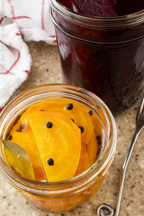 Pickled Watermelon Rind Recipe, Refrigerator Pickled Beets, Watermelon Rind Recipes, Pickled Watermelon, Pickled Watermelon Rind, Yellow Beets, Watermelon Pickles, Summer Picnic Food, Picnic Food Ideas