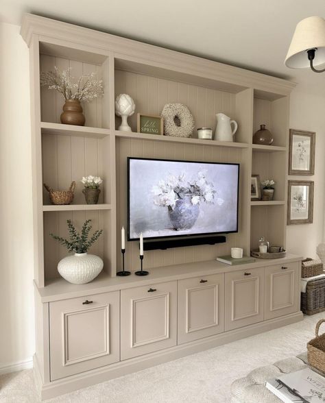 Built In Shelves Living Room, Living Room Wall Units, Living Room Built Ins, Home Design Living Room, Decor Home Living Room, Living Room Inspo, Home Room Design, Dream House Decor, Design Case