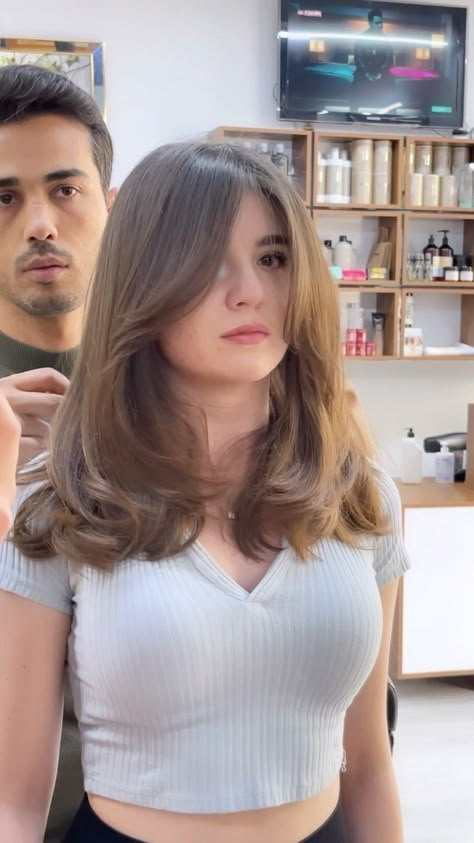 Haircuts For Medium Length Hair Layered, モード ボブ, Haircuts For Medium Length Hair, Oval Face Haircuts, Hair Inspiration Long, Layered Haircuts For Medium Hair, Hairstyles For Layered Hair, Front Hair Styles, Haircuts Straight Hair