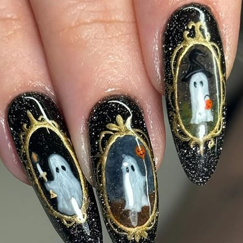 Witchy Nails Short, Nail References, Frame Nails, Gold Sparkle Nails, White Gel Polish, Bad Nails, Nail Art Halloween, Witchy Nails, Sparkle Nails