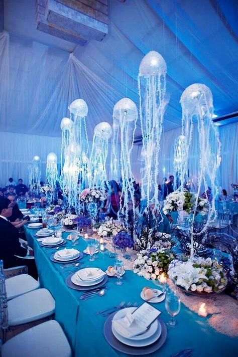 Under the Sea Sea Wedding Theme, Ocean Wedding Theme, Under The Sea Decorations, Jellyfish Decorations, Aquarium Wedding, Prom Themes, Wedding Motifs, Underwater Theme, Tafel Decor