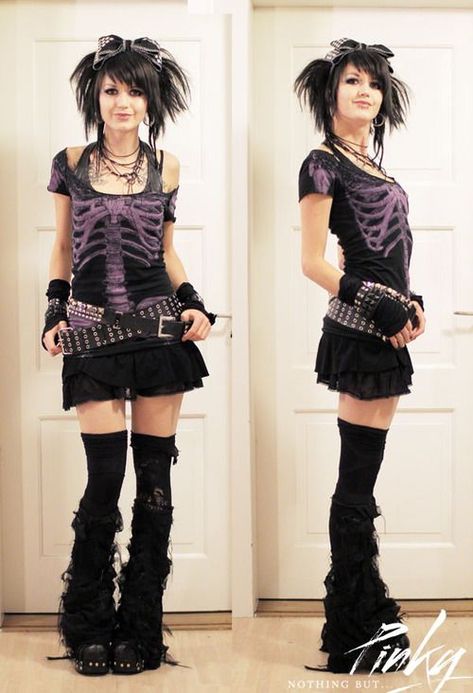 Stile Punk Rock, Rave Party Outfit, Gothic Mode, Scene Outfits, Grunge Dress, Rave Outfit, Scene Fashion, Scene Kids, Emo Outfits