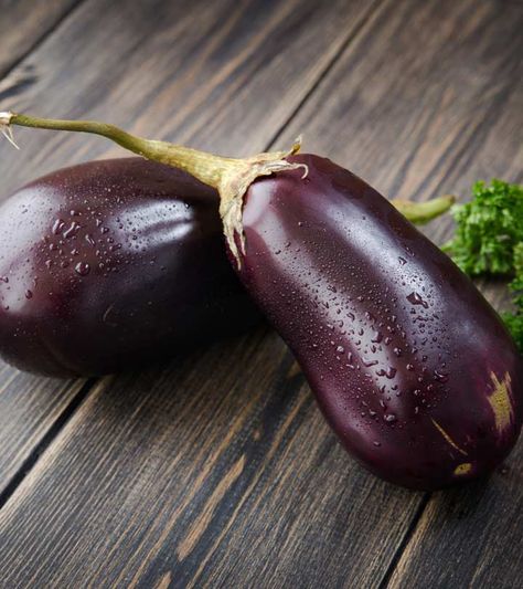 35 Amazing Benefits Of Eggplant/Brinjal For Skin, Hair, And Health Castor Oil For Eyes, Eggplant Benefits, Castor Oil Benefits, Lemongrass Tea, Egg Plant, Ginger Benefits, Ayurvedic Remedies, Ginger Tea, Oils For Skin