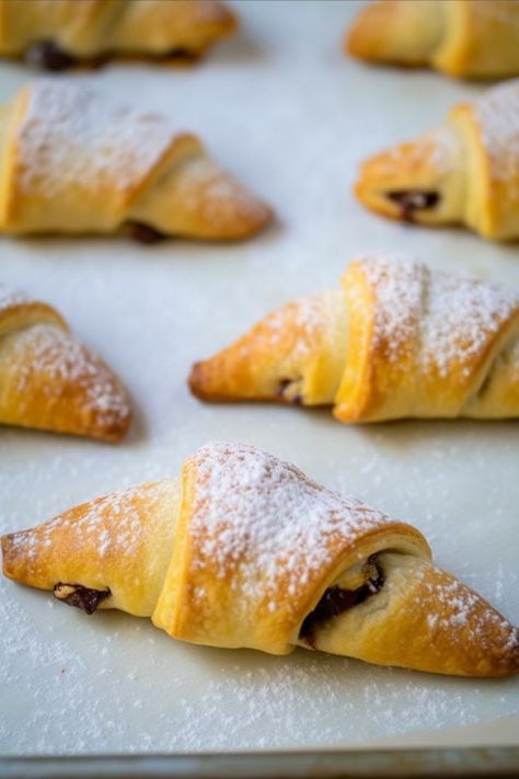 Easy 3-Ingredient Chocolate Crescents: A Decadent Delight – Easy Instant Recipes Chocolate Cresent Rolls Pillsbury, Homemade Chocolate Croissant Recipes, Crescent Rolls With Chocolate Chips, Chocolate Danish Recipe, Chocolate Crescent Roll Recipes, Chocolate Chip Crescent Rolls, Easy Chocolate Croissants, Cresants Roll Dessert Recipes, Crescent Dessert Recipes