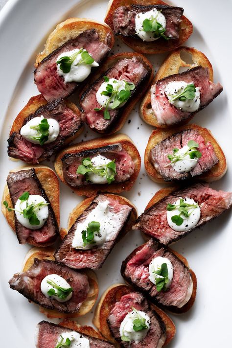 15 Appetizers You Should Make This New Year’s Eve - Cooking with Cocktail Rings Steak Crostini, Cheese Crostini, Grilled Ribeye Steak, Grilled Ribeye, Crostini Recipes, Boursin Cheese, Appetizer Bites, How To Cook Steak, Steak Recipes