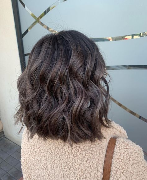 Short Cool Tone Brown Hair, Cold Dark Brown Hair, Brown Hair Palette, Cute Hair Colors For Short Hair, Cold Hair Color, Cold Brown Hair Color, Dark Brown Short Hair, Winter Brown Hair Color, Cold Brown Hair