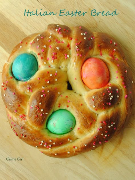 Italian Sweet Bread for Easter (or any time)! #sweetbread #italian Italian Easter Bread, Easter Bread Recipe, Italian Easter, Soup Appetizers, Braided Bread, Easter Bread, Slow Cooker Desserts, Spring Things, Easter Goodies