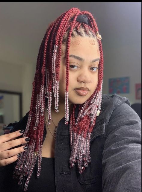 Burgundy Knotless Braids With Beads, Burgundy Cornrow Braids, Burgundy Braids With Beads, Red Braids With Beads, Pink Braids With Beads, Short Knotless, 2022 Hairstyles, Long Braided Hairstyles, Cornrow Braids