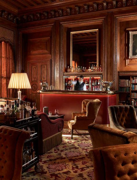 Home Lounge Room Bar, Cliveden House, Victorian Bar, Places Illustration, Home Bar Setup, Classic Hotel, Bubbly Bar, Vintage Hotel, Home Lounge