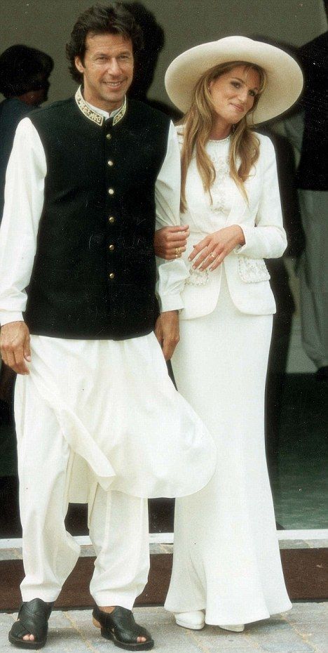 Bride and groom: Imran Khan and Jemima Goldsmith on their wedding day in 1995 Imran Khan Wedding, Zaheer Khan, Jemima Goldsmith, Reham Khan, Imran Khan Pti, Muhammad Ali Jinnah, Jemima Khan, Imran Khan Pakistan, Pakistan Independence