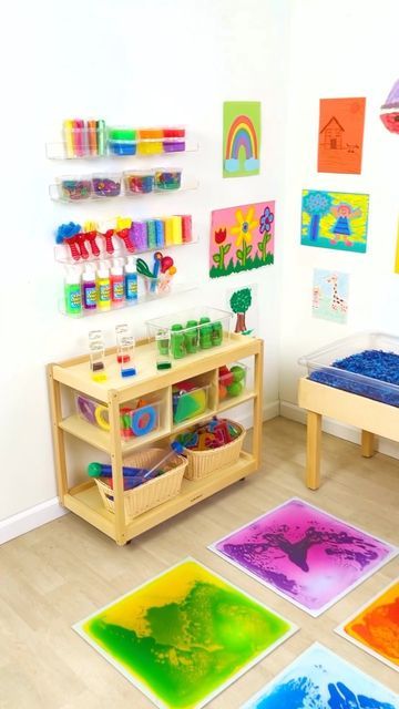 Lakeshore Learning on Instagram: "We’ve got your sensory station setup guide! Save for inspo! Whether you call it tactile play, messy play or hands-on play, this kind of station is endlessly fun for kids. ✋🖌️💚 It also supports a wide range of early developmental skills. Here’s an example of a sensory table station we put together for you! It includes: 🌟 Sensory Exploration Instant Learning Space 🌟 Texture Brushes 🌟 Mix & Match Sensory Spheres 🌟 Little Hands Fine Motor Tools 🌟 Foam Sensory Science Area For Toddlers, Sensory Stations For Preschool, Sensory Room Preschool, Sensory Classroom Setup, Small Preschool Classroom, Sensory Area In Classroom, Sensory Corner Classroom, Daycare Rooms Setup Small Spaces, Sensory Table Ideas For Preschool