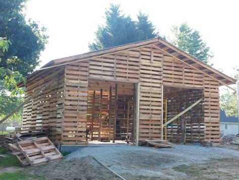 Pallet Carport, Pallet Barn Diy, House Made Of Pallets, Shed From Pallets, Monkey Enrichment, Pallet Wood Shed, Piglet House, Pallet Builds, Pallet House Plans