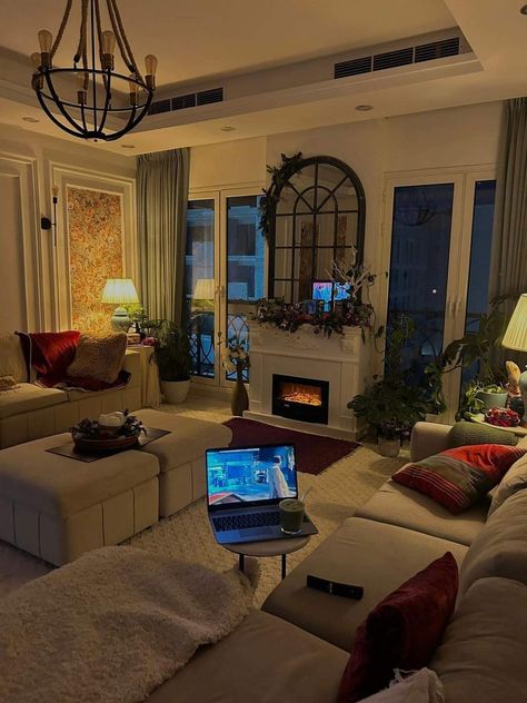 Tv Middle Of Room, Ghana Houses, Middle Class Living Room, Appartement New York, Deco Studio, Dream Life House, Dream Apartment Decor, Future Apartment Decor, Warm Lighting