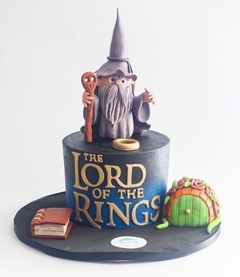 Lord Of The Rings Cake, Hobbit Cake, 30 Cake, Lord Of, Ring Cake, Bridal Theme, German Women, Cool Birthday Cakes, Party Rings