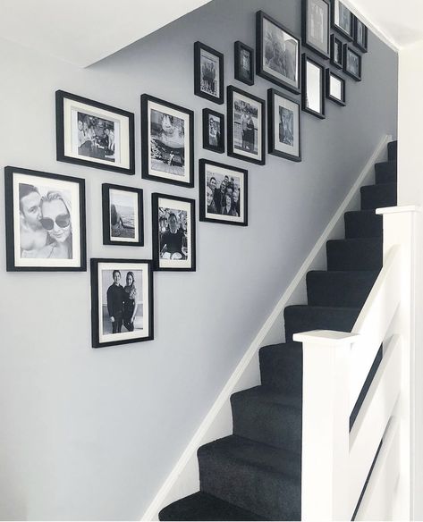 Picture Wall Staircase, Stair Photo Walls, Stairway Picture Wall, Gallery Wall Ideas Stairs, Going Up The Stairs, Gallery Wall Stairs, Wall Staircase, Stairway Gallery, Stairway Gallery Wall