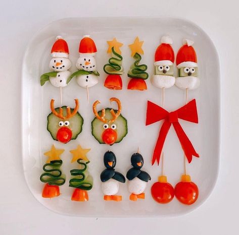 Creative Food Art, Holiday Snacks, Easy Food Art, Christmas Food Dinner, Xmas Food, Christmas Party Food, Christmas Snacks, Christmas Appetizers, Fun Kids Food