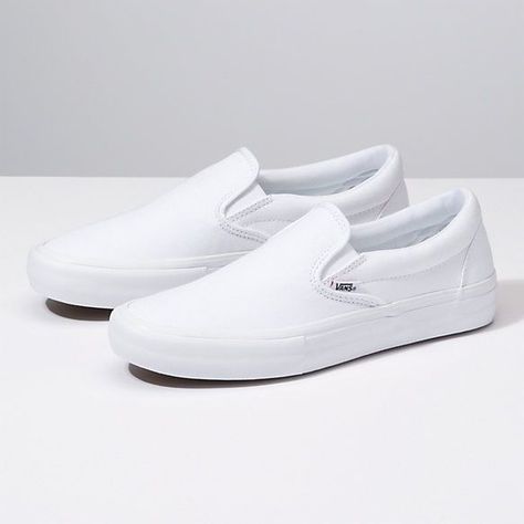 shoes White Vans Women, Vans Verdes, Vans Slip On Outfit, Vans Wallpaper, Cute Vans, Vans Ultrarange, Shoes For School, Tenis Vans, Sneaker Outfits