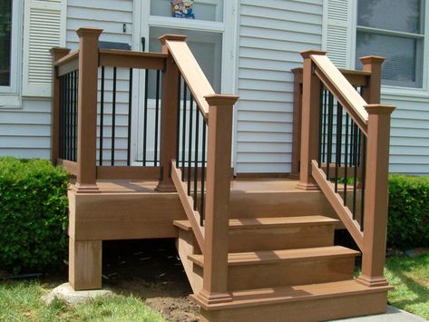 Getting access to your mobile home reliably and safely is perhaps the most important function of the steps that lead up to your entry way. This guide will... #steps #stairs Landscape Development, Porch Handrails, Porch Railing Designs, Front Porch Deck, Veranda Design, Front Porch Railings, Front Porch Steps, Porch Stairs, Front Door Steps