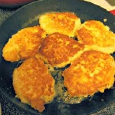 How to make Fried Mashed Potatoes, My Grandmother's Potato Cakes. Mashed Potato Cakes Leftover, Fried Potato Cakes, Fried Mashed Potatoes, Potato Cakes Recipe, Mashed Potato Cakes, Leftover Potatoes, Potato Wedges Baked, How To Make Potatoes, Making Mashed Potatoes