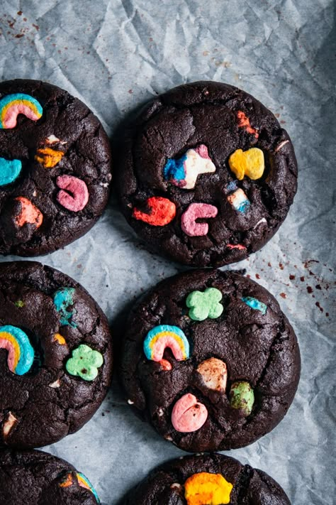 lucky charms chocolate cookies (for st patrick's day) — the farmer's daughter | let's bake something St Patricks Day Theme Food, St Pattys Cookies, Lucky Charms Cookies, Sunday Desserts, Nuts And Chocolate, Cookies With White Chocolate, Granola Cookies, Brown Butter Chocolate Chip, Brown Butter Chocolate Chip Cookies