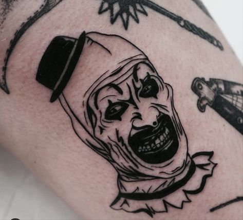 Terrifier Tattoo, Tatuaje Studio Ghibli, Horror Movie Tattoos, Clown Tattoo, Movie Tattoo, Movie Tattoos, Scary Tattoos, Creepy Tattoos, Spooky Tattoos