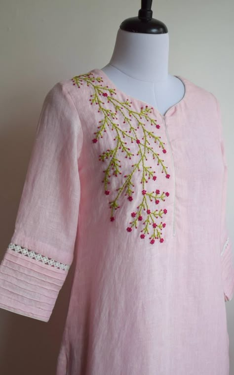 Kurti Embroidery, Hand Embroidery Dress, Embroidery On Kurtis, Simple Kurti Designs, Kurti Embroidery Design, Kurta Neck Design, Neck Embroidery, Kurti Neck, Handmade Embroidery Designs