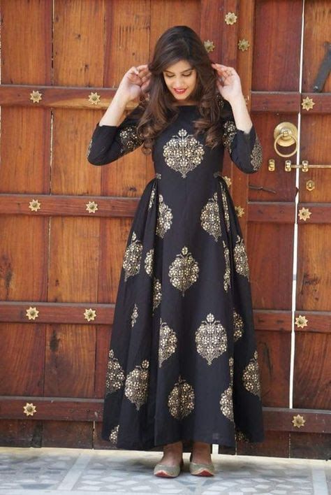 Long Kurti Designs, Salwar Kamiz, Long Dress Design, Indian Gowns Dresses, Kurti Designs Party Wear, Dress Indian Style, فستان سهرة, Indian Designer Outfits, Maxi Dress Cotton