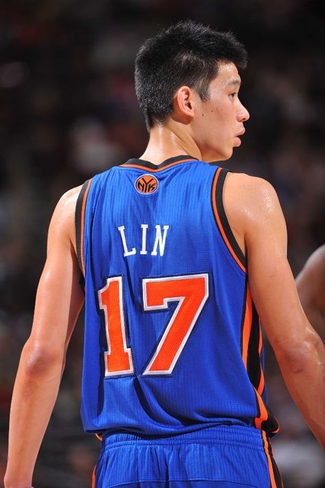 Jeremy Lin #17 New York Knicks Nba Photos, Basketball Stuff, Jeremy Lin, Basketball Wallpaper, Nba Stars, Nba Season, Beastie Boys, Toronto Raptors, Miami Heat