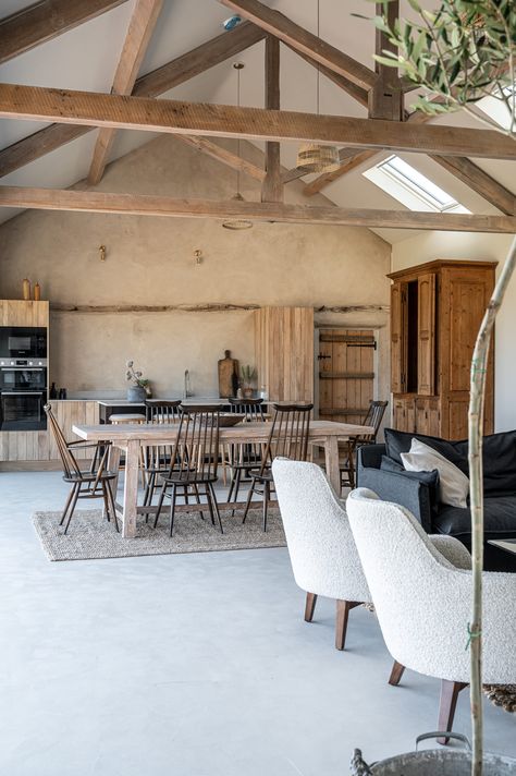 Barn Conversion Kitchen, Converted Barn Homes, Barn Conversion Interiors, Uk Houses, Barn House Interior, Barn Conversions, Table Design Ideas, Barn Kitchen, Shed House