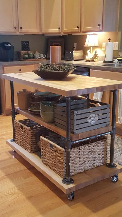 Dapur Rustic, Butcher Block Kitchen Island, Organiser Cucina, Butcher Block Island Kitchen, Koti Diy, Butcher Block Kitchen, Rustic Kitchen Island, Organizing Storage, Diy Kitchen Renovation