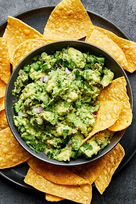 Food Processor Guacamole, Food With Guacamole, Chips And Guacamole Aesthetic, Guacolme Recipe, Guacamole Aesthetic, Greek Guacamole, Homemade Corn Chips, Home Made Guacamole, Traditional Guacamole