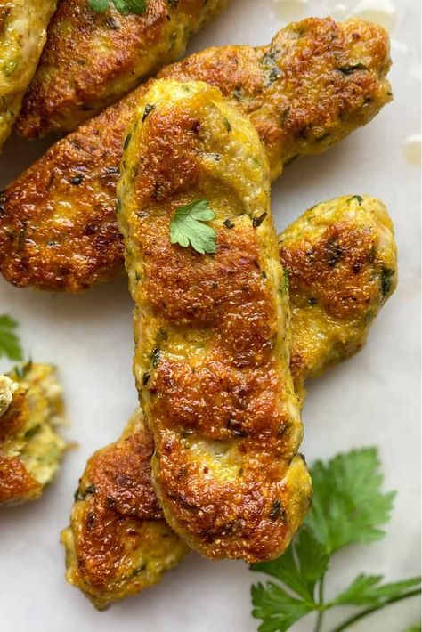 Chicken Kufta Kebab - Fufu's Kitchen Beef Kofta Recipe, Kofta Kebab, Chicken Kofta, Weekday Lunches, Kofta Recipe, Kebab Recipe, Bon Apetit, Middle Eastern Cuisine, Savory Foods